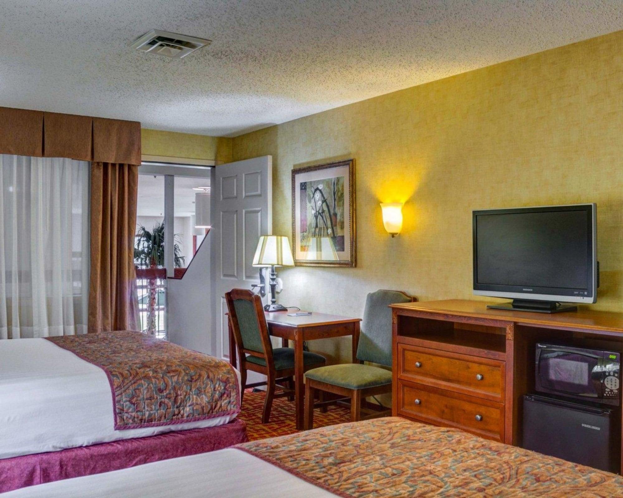 Rodeway Inn Columbia Mall Loop Grand Forks Bagian luar foto