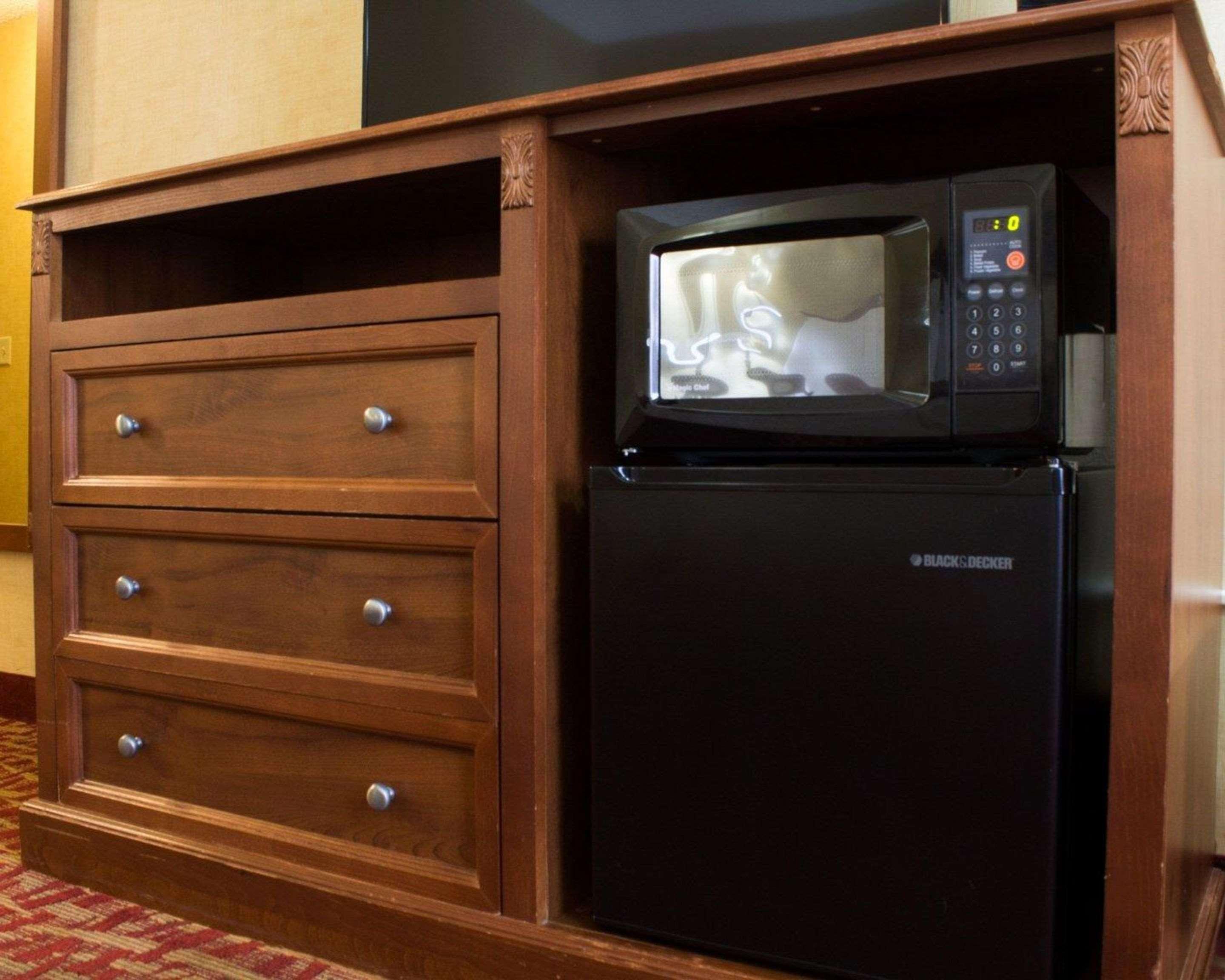 Rodeway Inn Columbia Mall Loop Grand Forks Bagian luar foto