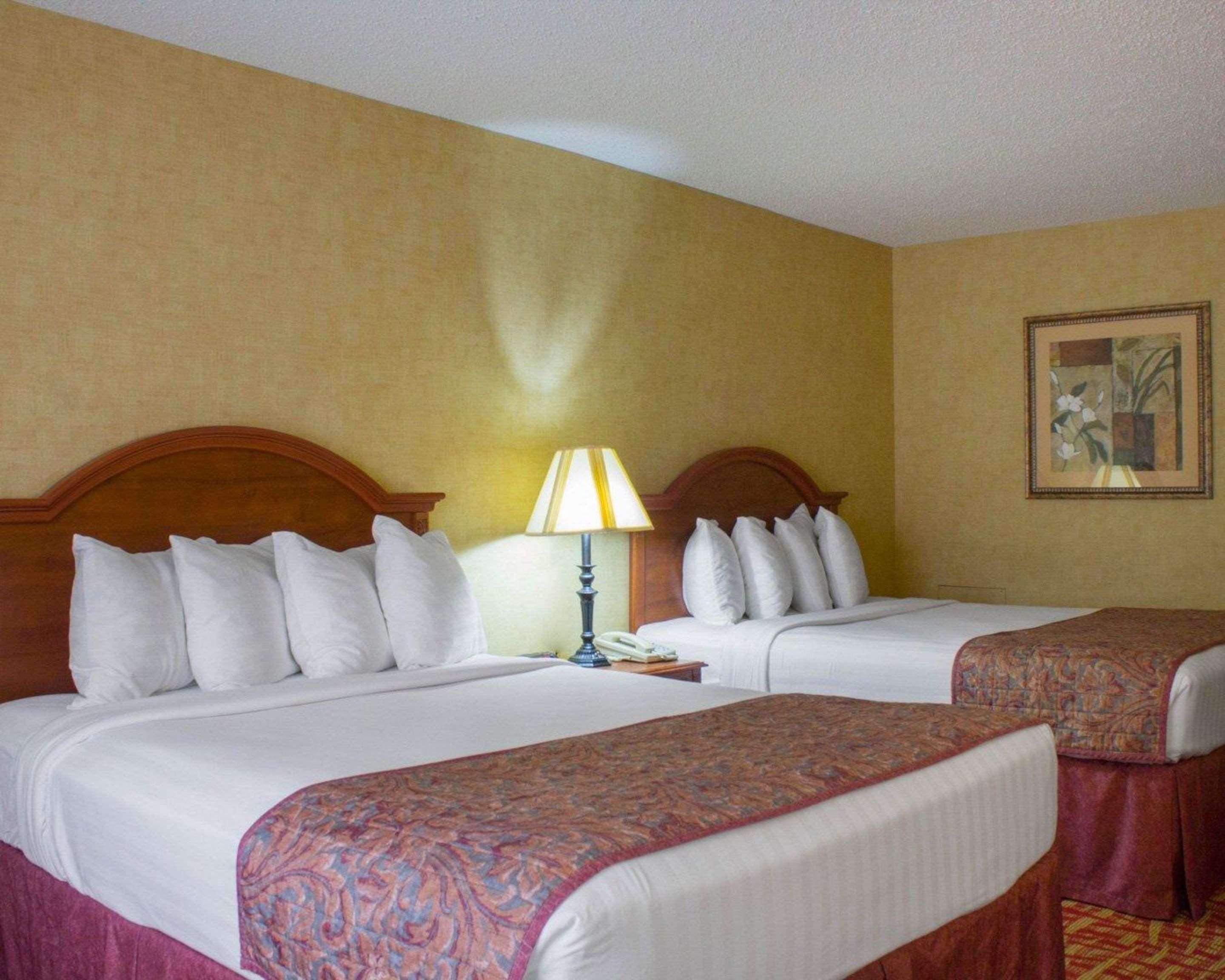 Rodeway Inn Columbia Mall Loop Grand Forks Bagian luar foto