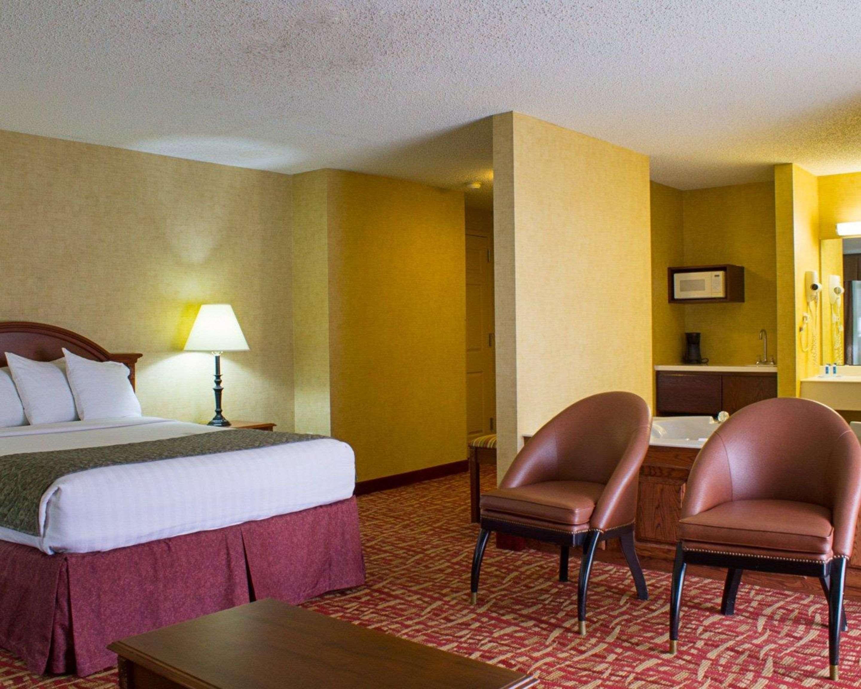 Rodeway Inn Columbia Mall Loop Grand Forks Bagian luar foto