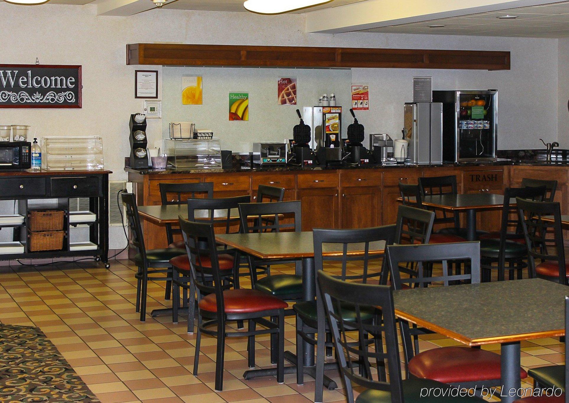 Rodeway Inn Columbia Mall Loop Grand Forks Bagian luar foto